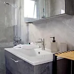 Daire Coastal Getaway *