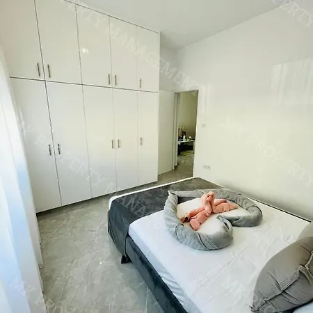 Apartment Coastal Getaway Larnaca