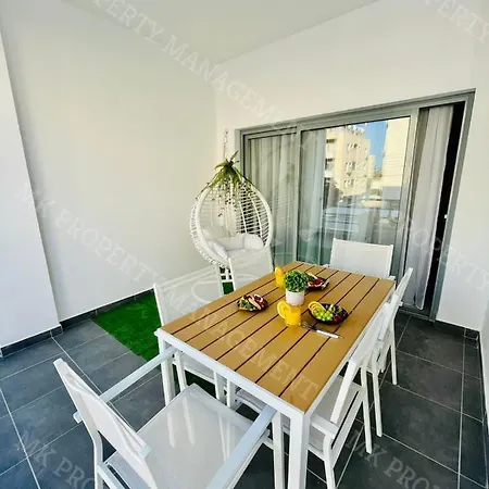Apartment Coastal Getaway Larnaca