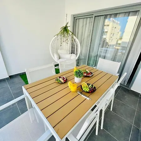 Coastal Getaway Apartment Larnaca