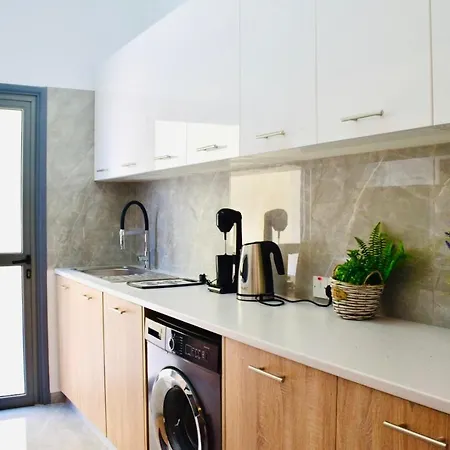 Apartment Coastal Getaway *