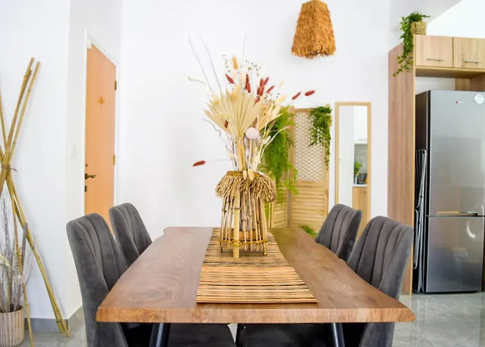 Апартаменты Coastal Getaway *