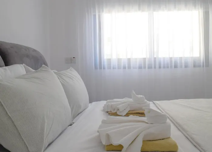 Апартаменты Coastal Getaway Ларнака